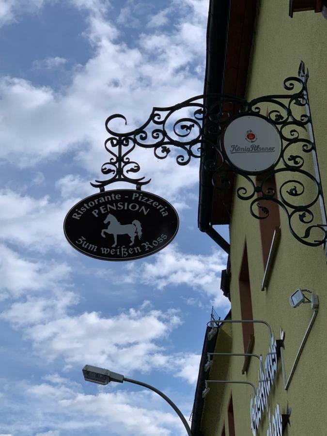 拉恩河畔林堡 Zum Weissen Ross酒店 外观 照片